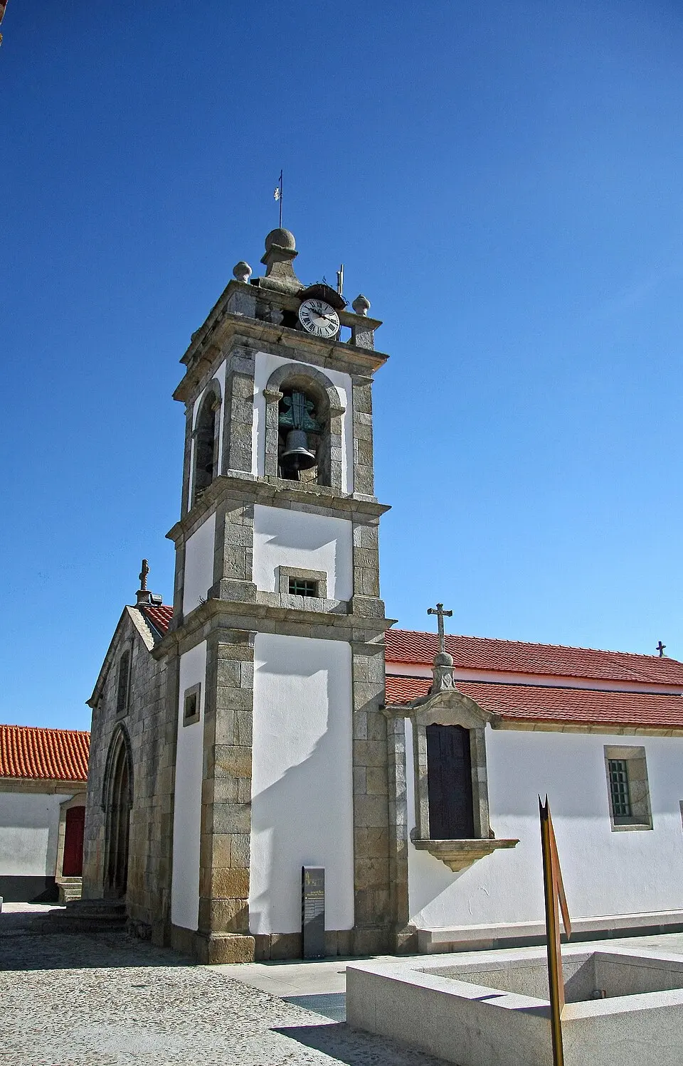 Obrázek: Vitor Oliveira from Torres Vedras, PORTUGAL · CC BY-SA 2.0 Igreja Matriz de Santa Marinha de Trevões