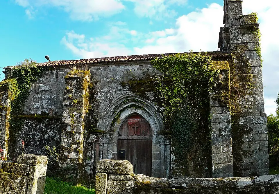 Obrázek: Lansbricae · CC BY-SA 2.0 mosteiro de San Pedro de Lobás