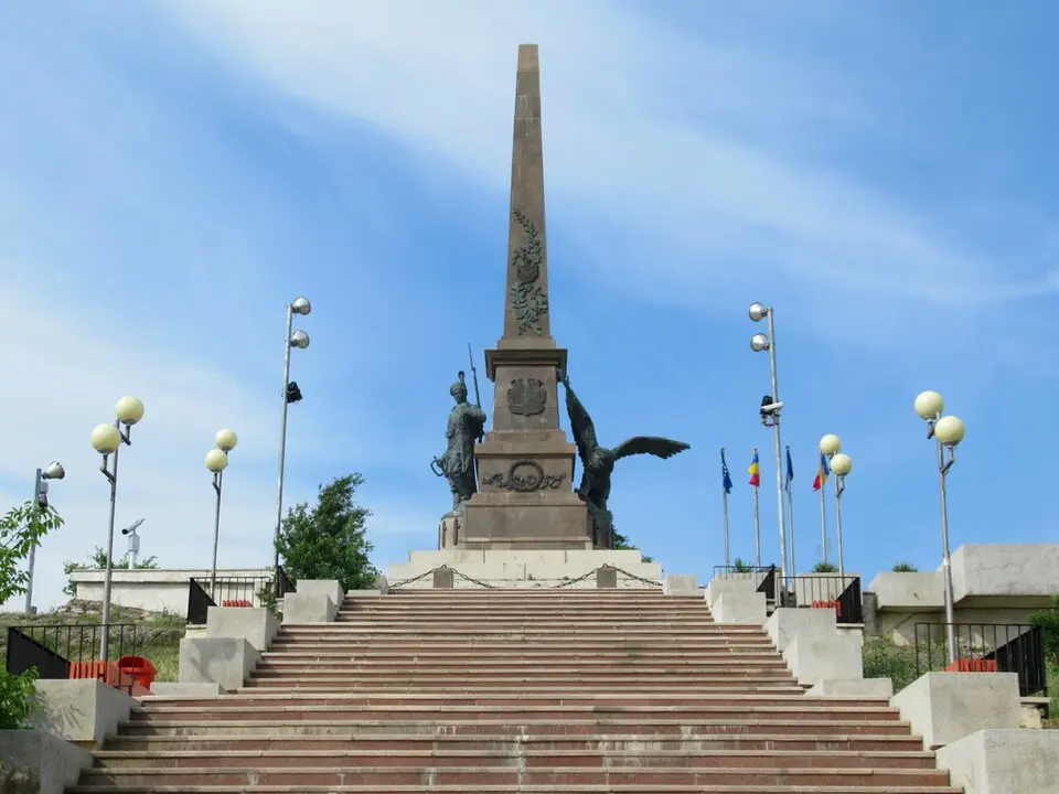 Immagine: David Stanley from Nanaimo, Canada · CC BY 2.0 Monumentul Independenței din Tulcea