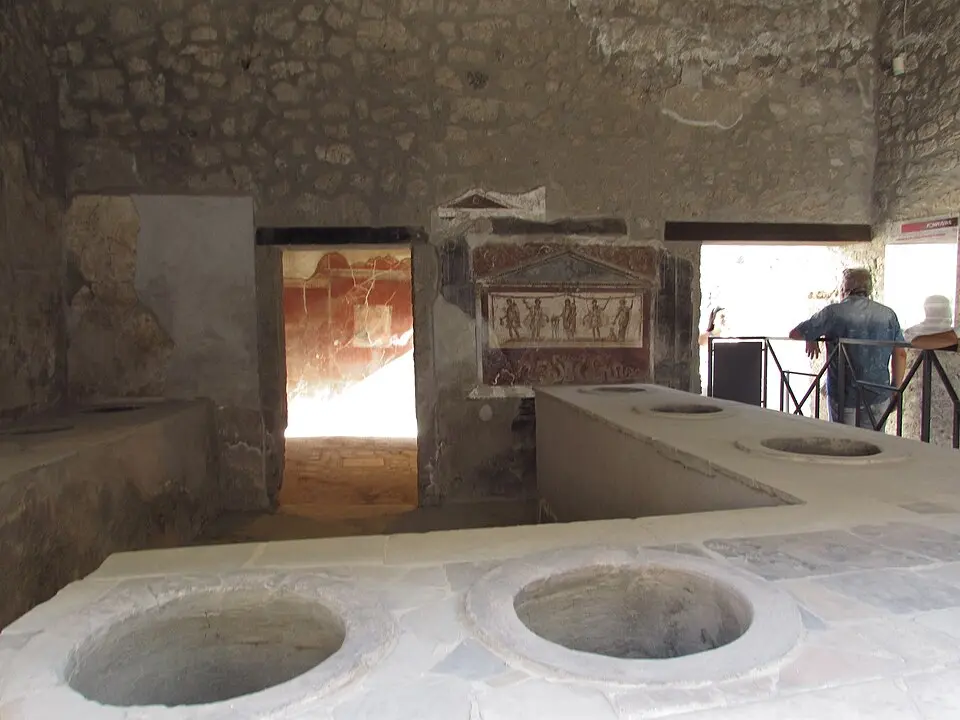 thermopolium (I.1.9)