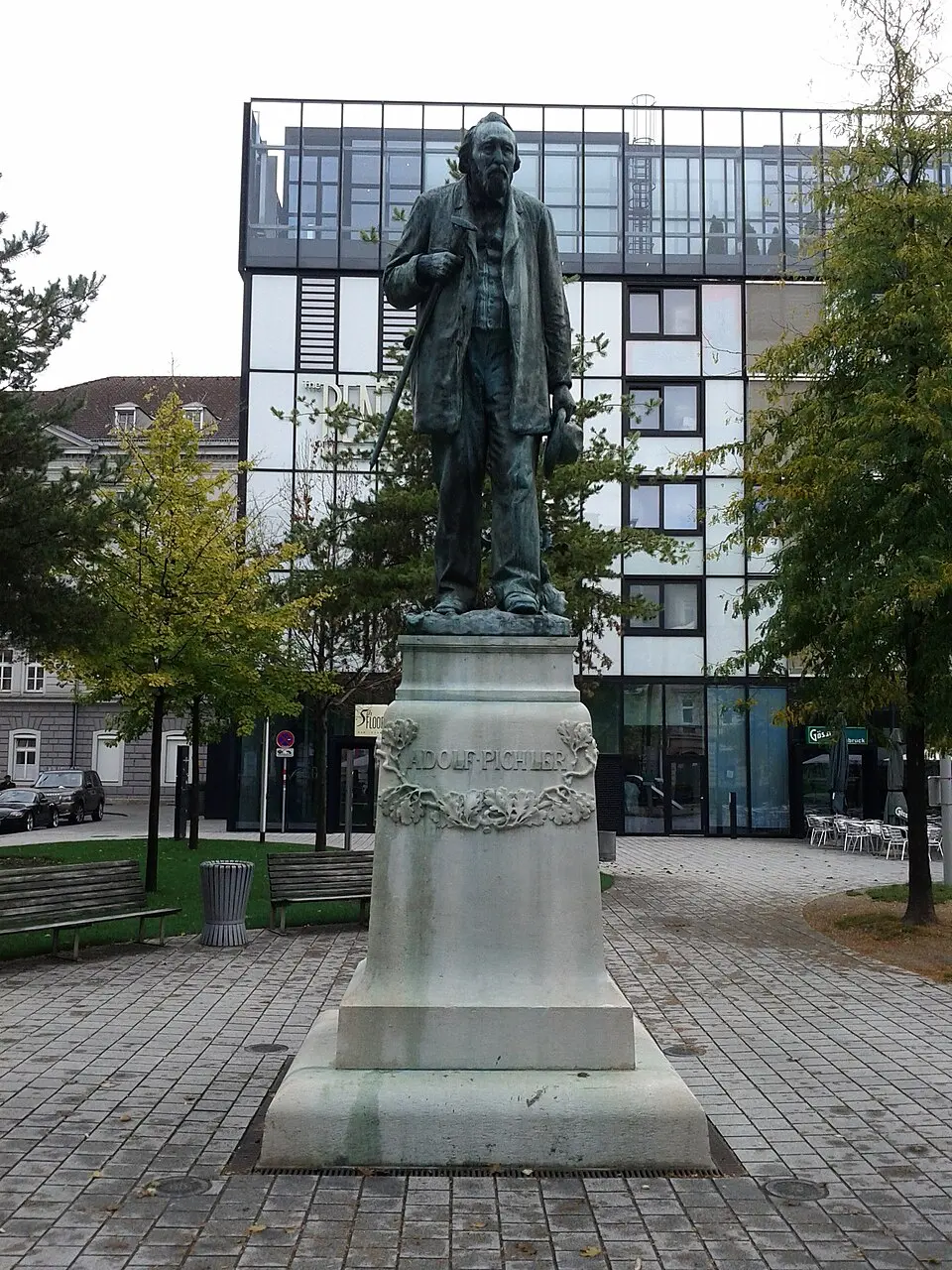 Bild: Leitzsche (talk) · CC BY-SA 3.0 AT Persönlichkeitsdenkmal Adolf Pichler