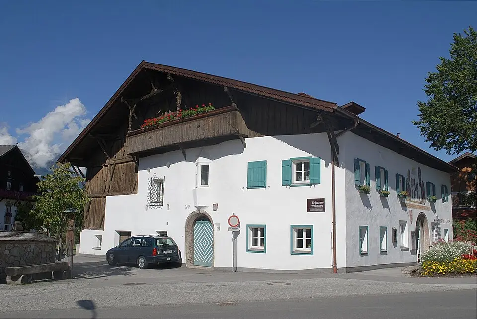 Slika: Hafelekar (talk) · CC BY-SA 3.0 AT Wieserhof (altes Gemeindehaus)