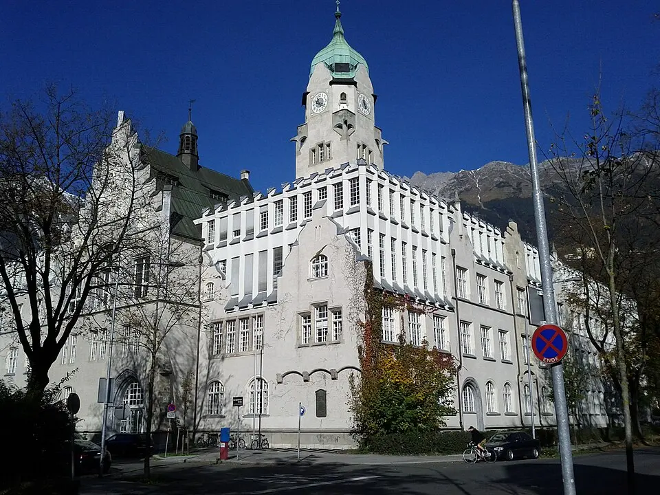 Gebäude der Handelsakademie und Handelsschule Innsbruck