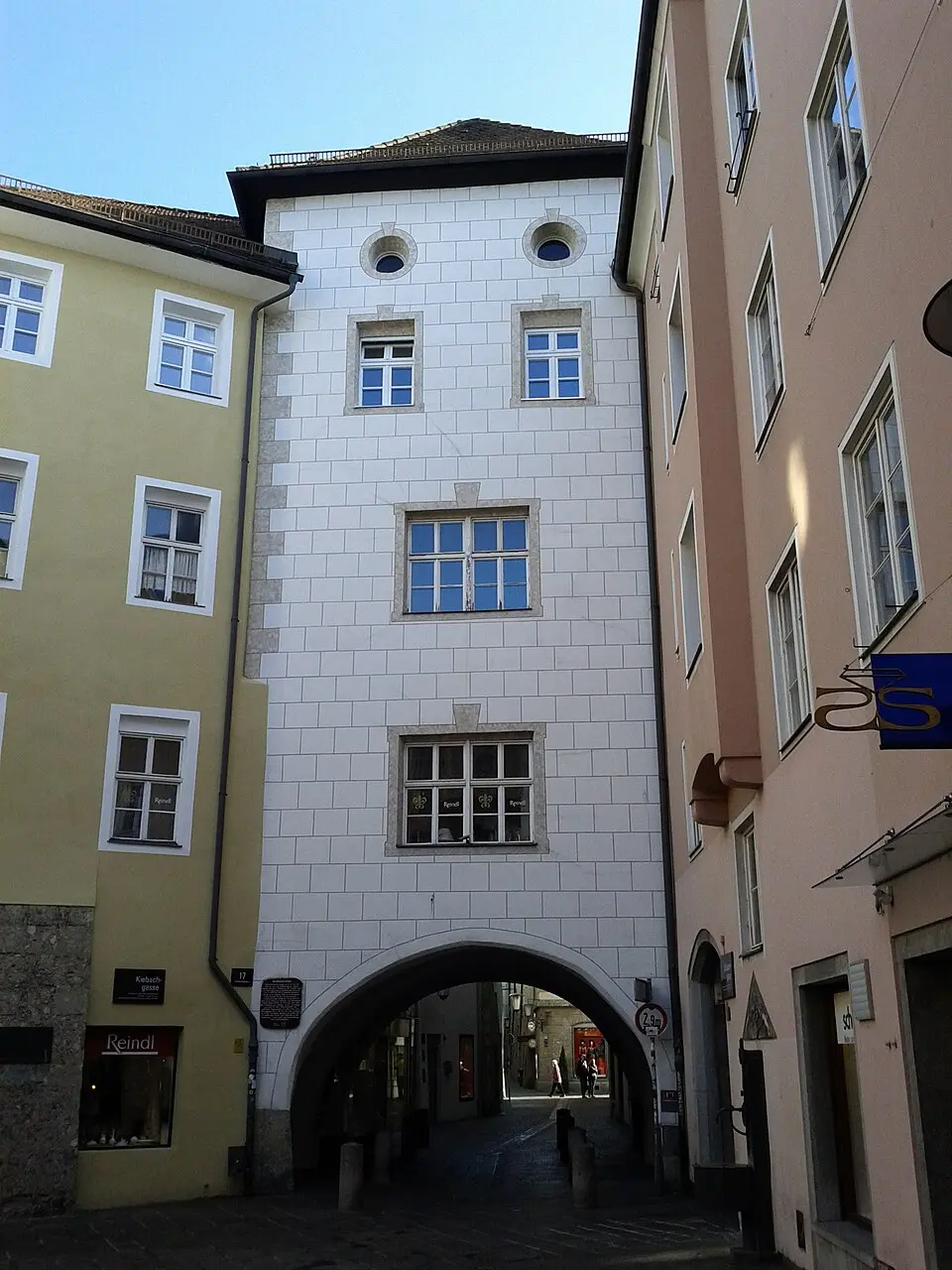 Image: Leitzsche · CC0 Altstadthaus mit Kolbenturm