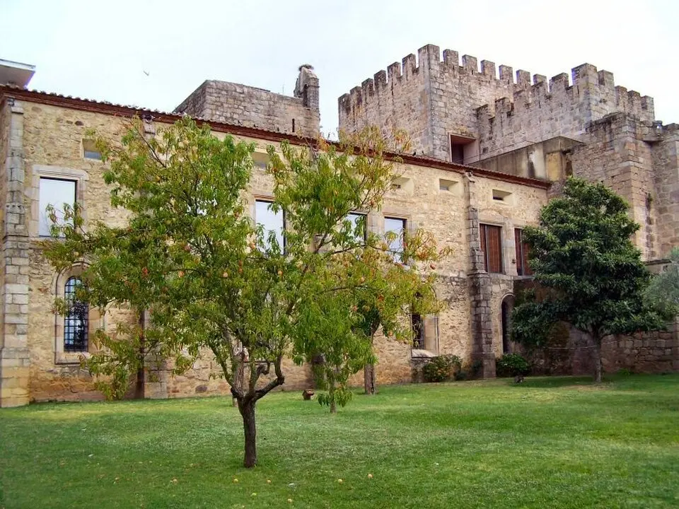 Mosteiro de Flor da Rosa