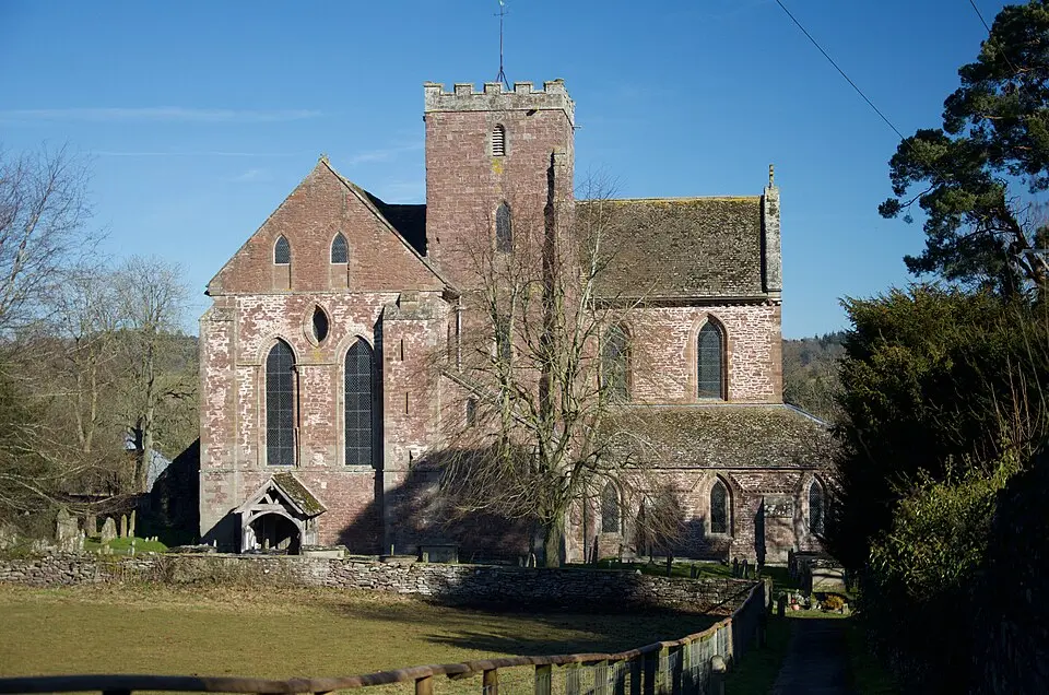 Image: Richard Waller · CC BY-SA 4.0 Dore Abbey: a Cistercian monastery