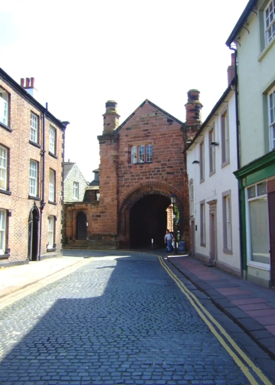 Image: Simon Huguet · CC BY-SA 2.0 Abbey Gate and Gatehouse