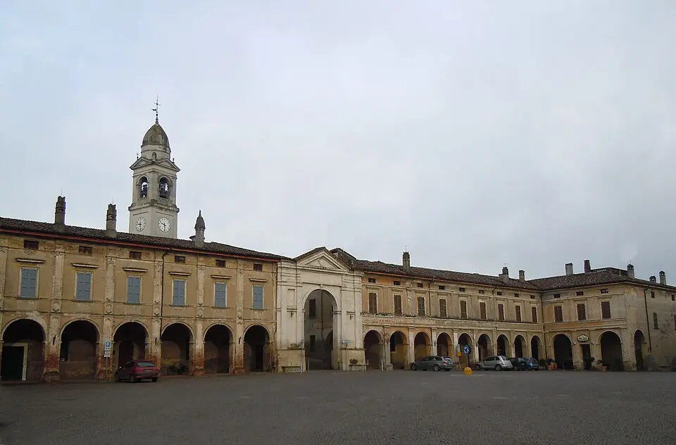Isola Dovarese