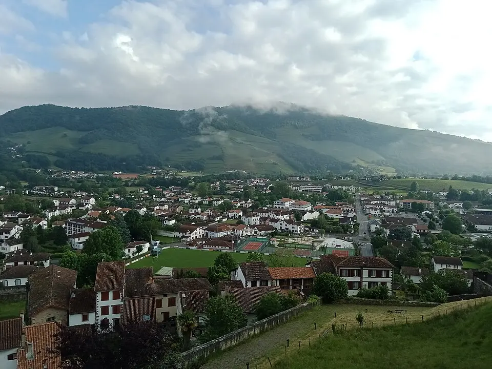 Ispoure