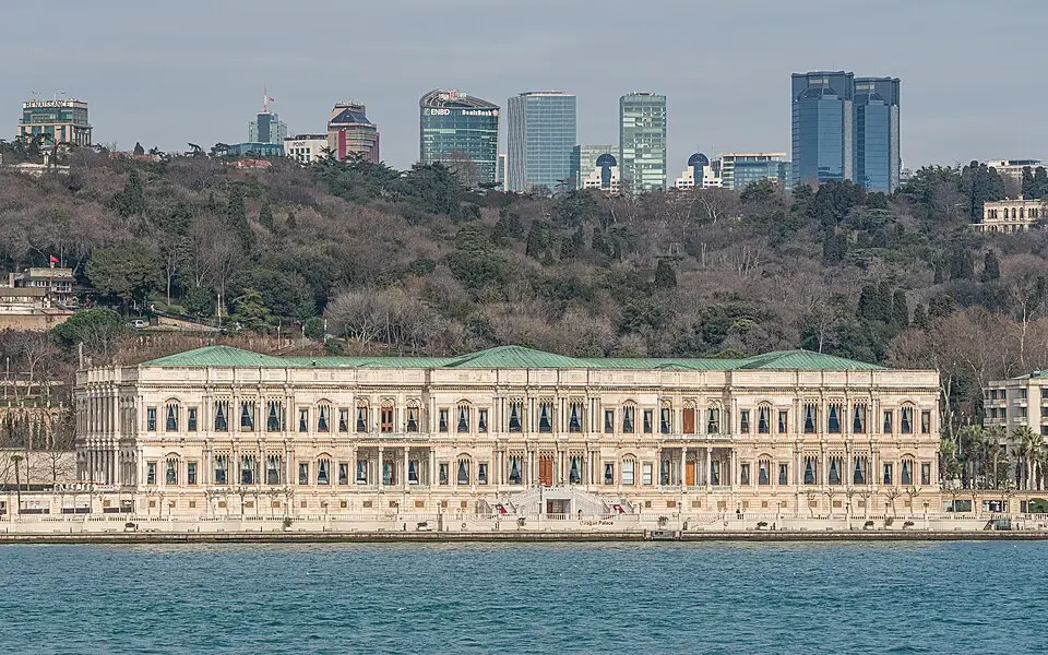Çırağan Sarayı