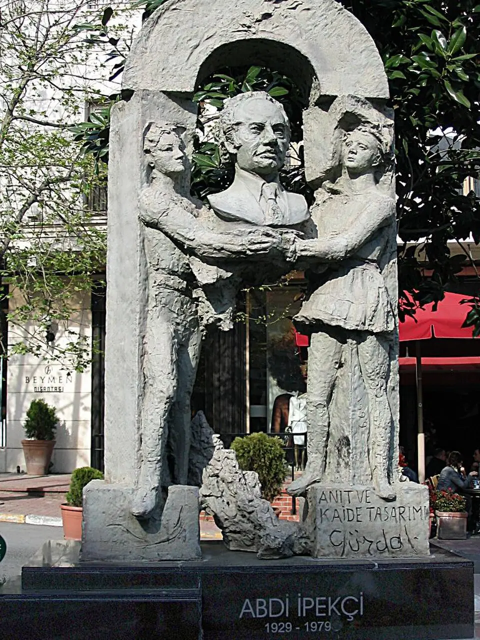 Abdi İpekçi Barış Anıtı