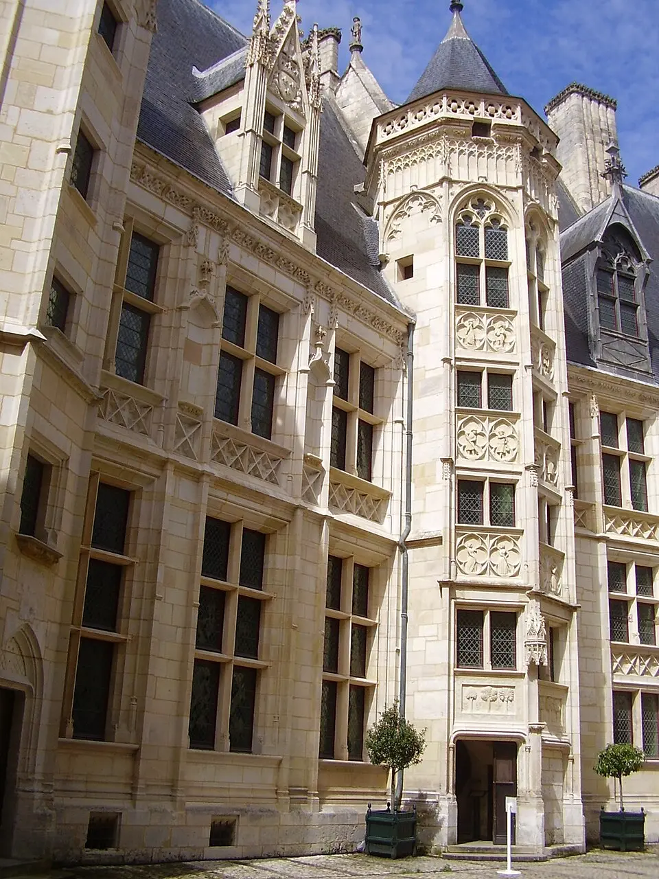 palais Jacques-Cœur