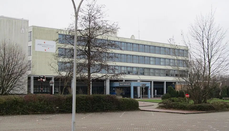 Image: Gerd Fahrenhorst · CC BY-SA 3.0 université de Jade