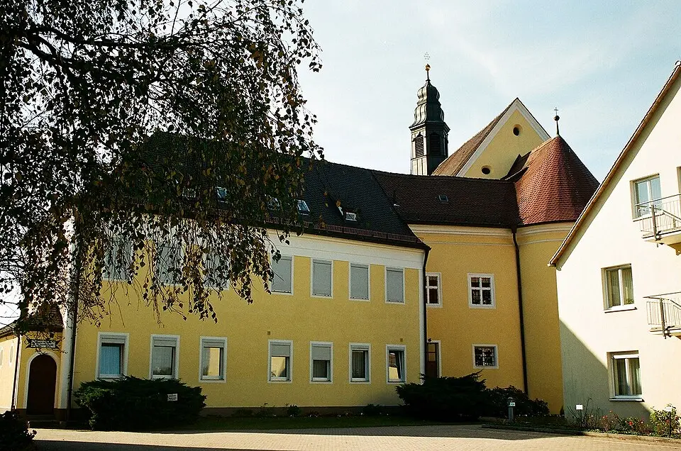 Obrázok: Dguendel · CC BY-SA 3.0 DE Katholische Klosterkirche St. Peter