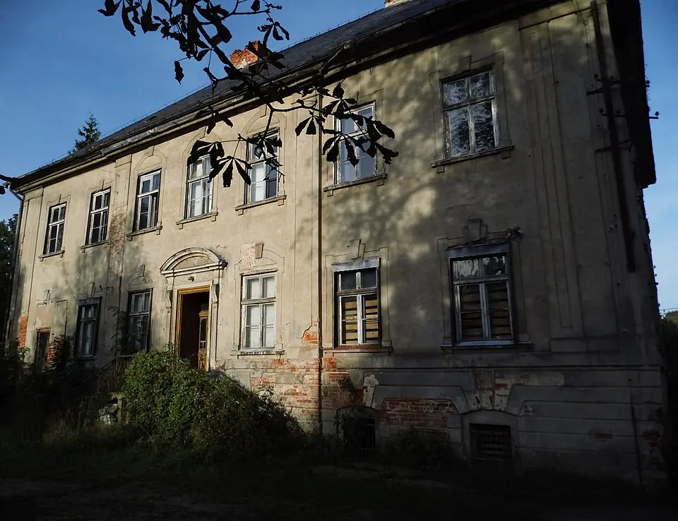 Pałac (dec. dwór), XVIII/XIX