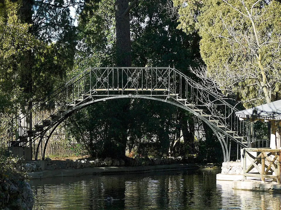 puente de hierro del Parque de El Capricho (Madrid)