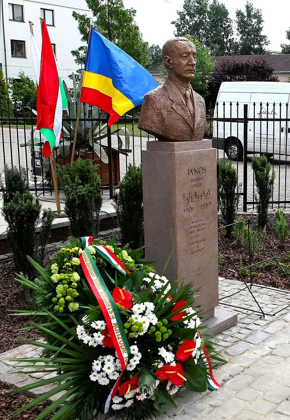 Pomnik Jánosa Esterházyego w Warszawie