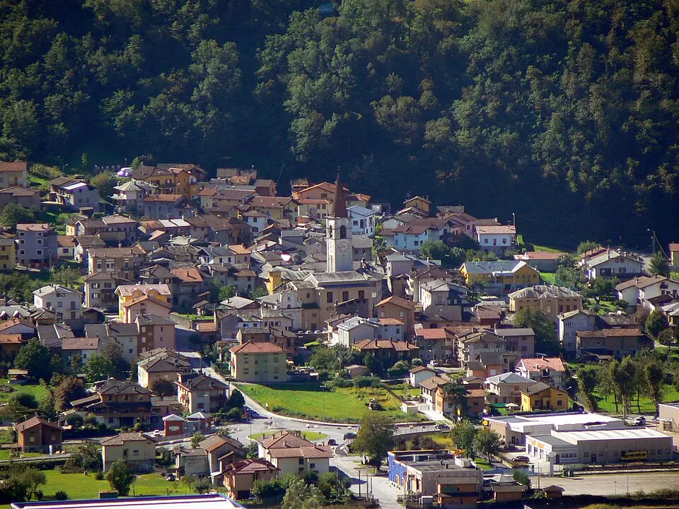 Image: Grumello.piazzetta · CC BY-SA 3.0 Rogolo