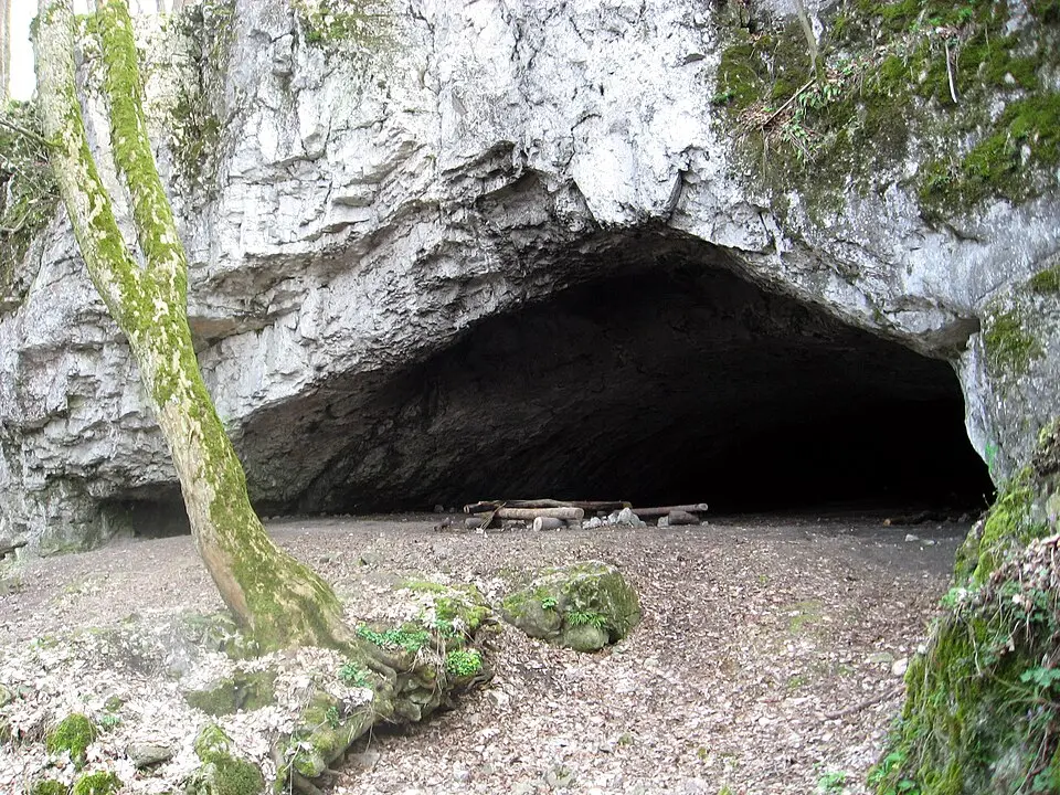 Pekárna Cave