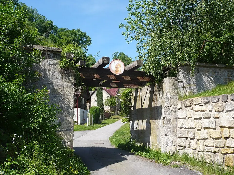 bývalý železniční most u cukrovaru Dolní Cetno