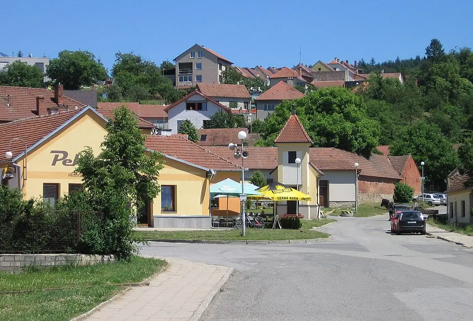 Bild: RomanM82 · CC BY-SA 3.0 Jinačovice