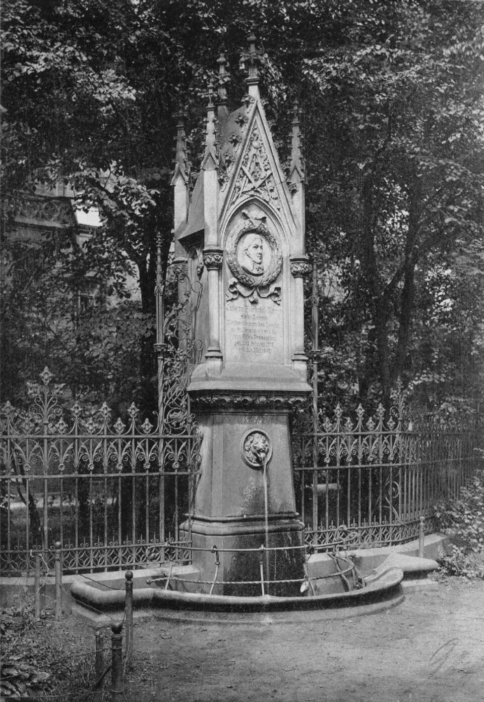 Pomnik Johanna Friedricha Knorra