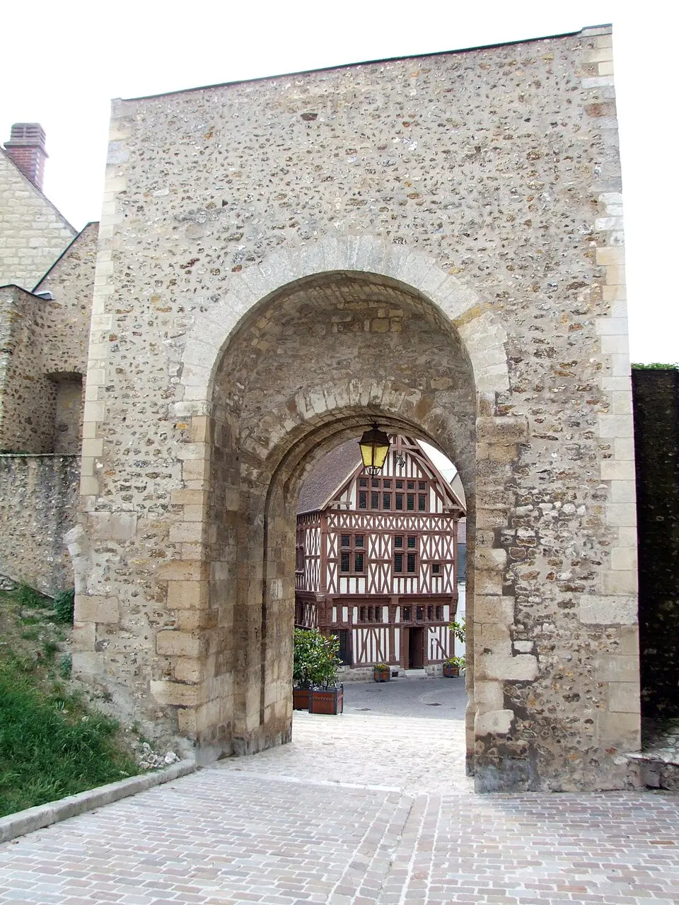 Slika: Christophe.Finot · CC BY-SA 2.5 porte Saint-Jean