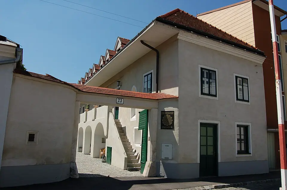 Bürgerhaus, Josef Matthias Hauer-Haus