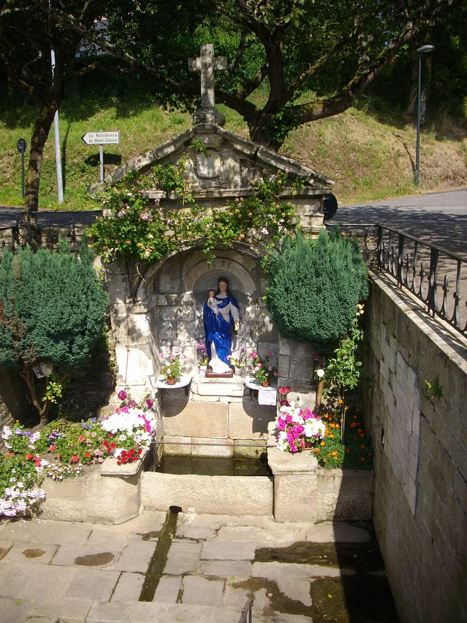 fontaine Notre-Dame-du-Roncier