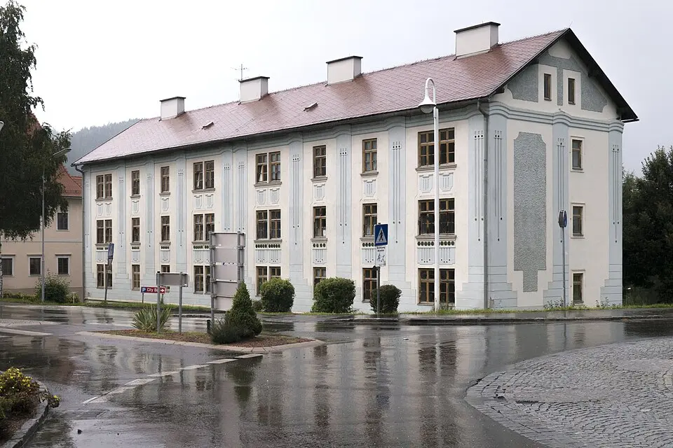 Arbeiter- /Angestelltenwohnhaus