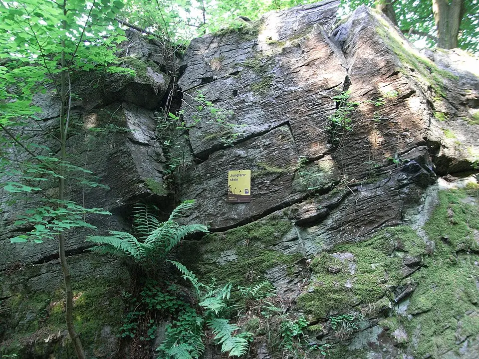 Jungefernstein