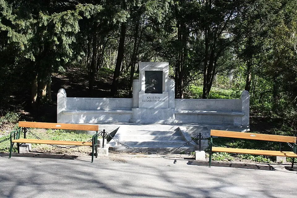 Persönlichkeitsdenkmal, Elisabethruhe