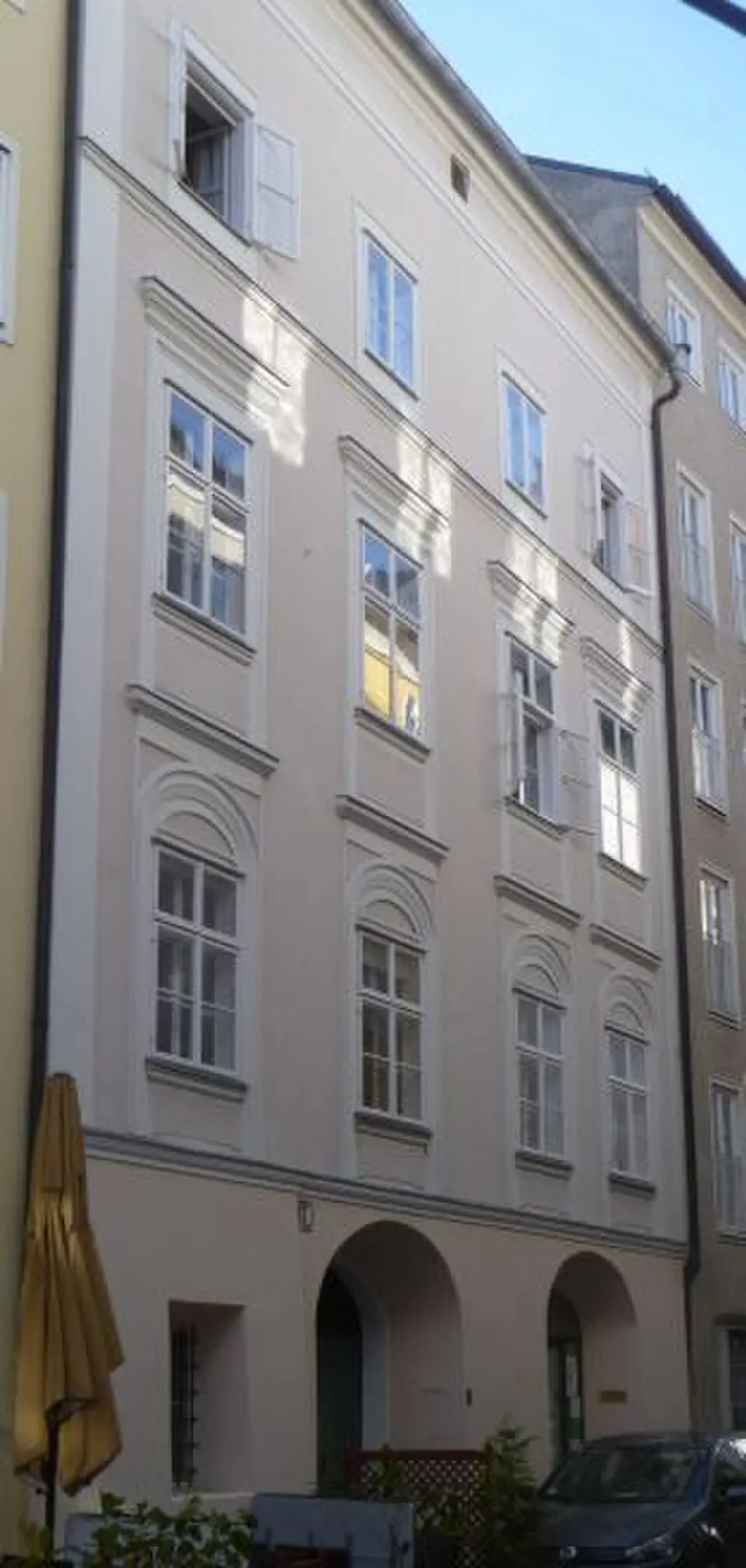 Schwarzenbergsches Kanonikatshaus, ehem. Höglwörtherhof, Domherrenhof