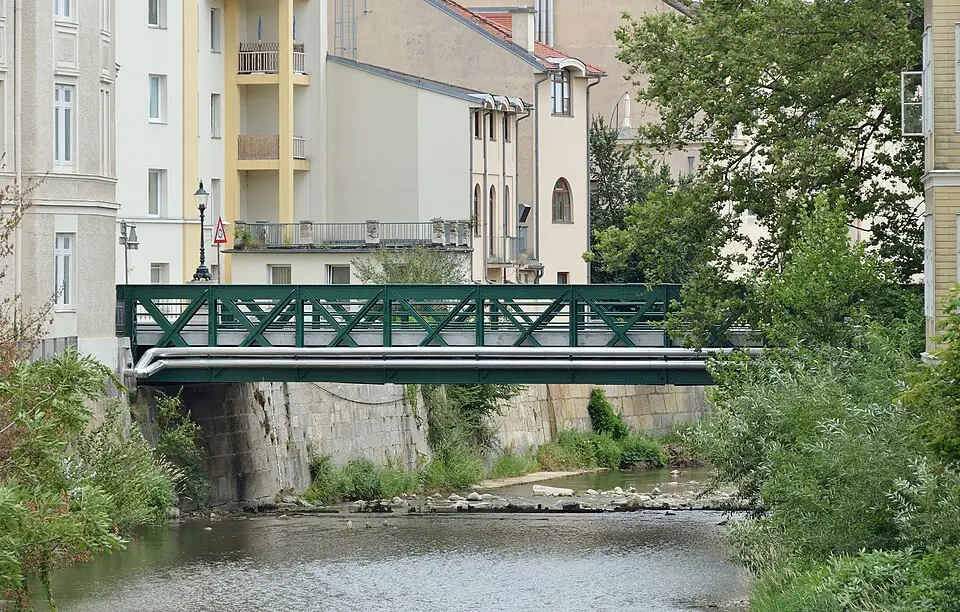 Slika: Herzi Pinki · CC BY-SA 4.0 Kaiser Franz Joseph-Brücke, Löwenbrücke