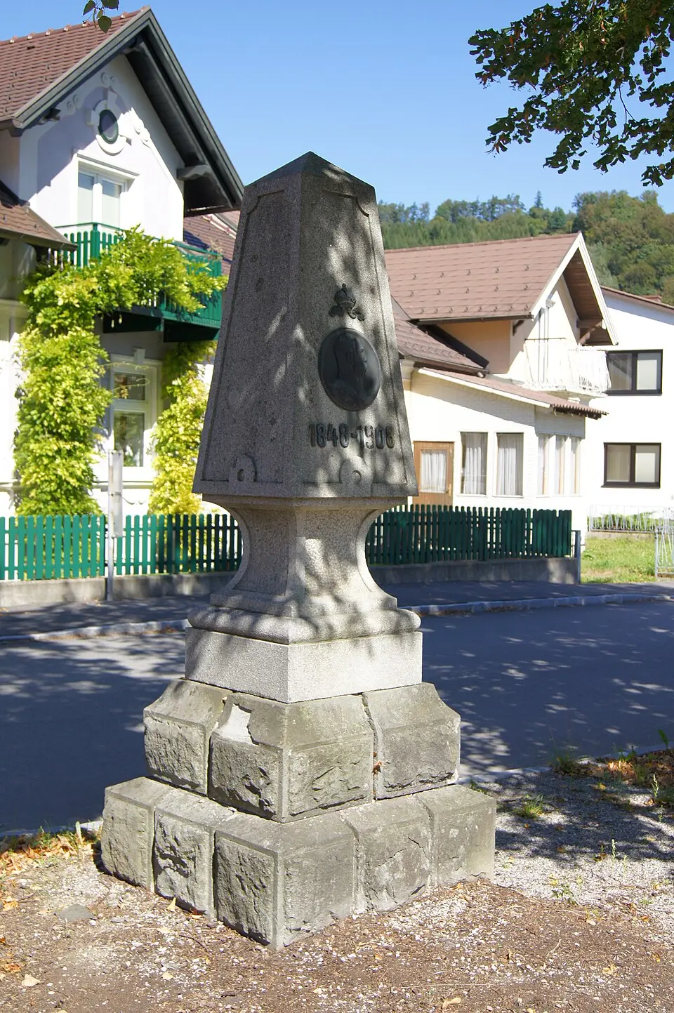 Obrázok: AleXXw / Alexander Wagner · CC BY-SA 3.0 AT Kaiser Franz-Joseph-Jubiläums-Denkmal