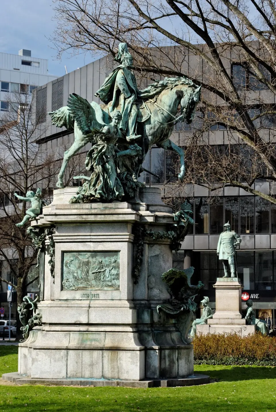 Slika: Jörg Wiegels · CC BY-SA 3.0 Kaiser-Wilhelm-Denkmal
