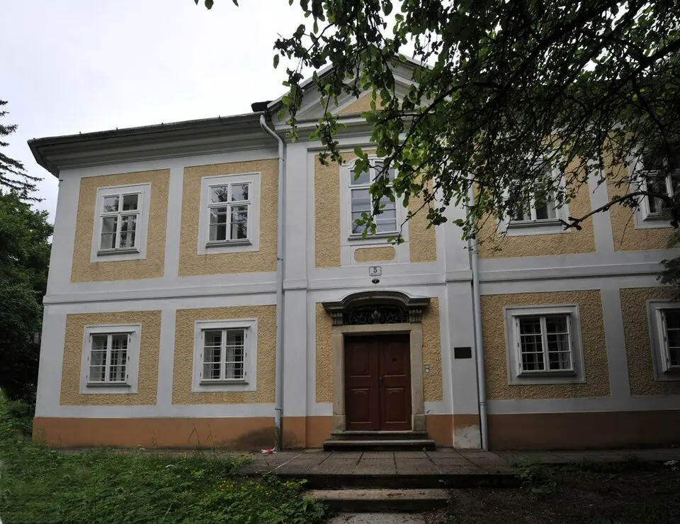 Pfarrhof mit Ummauerung