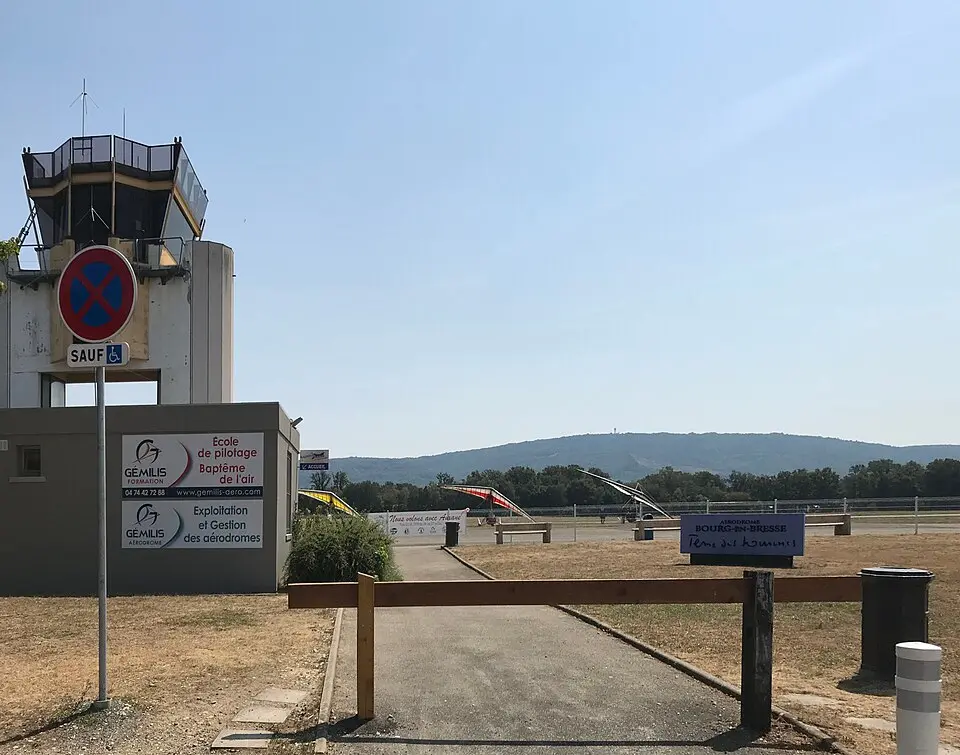 Bild: Sophie P. · CC BY-SA 4.0 aérodrome de Bourg - Ceyzériat