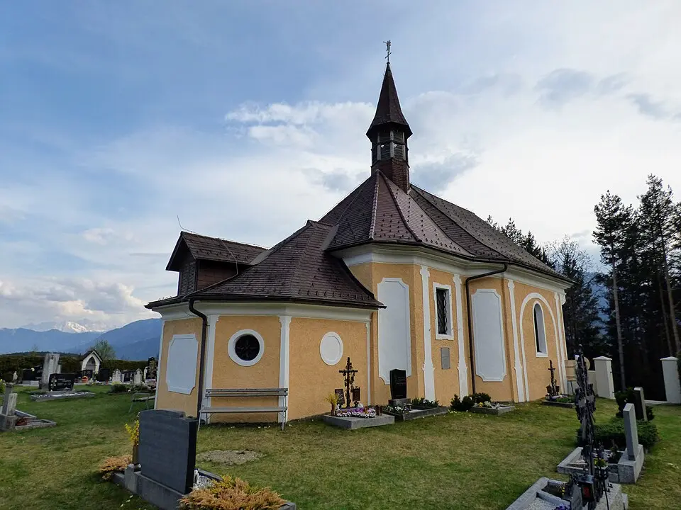 Kalvarienbergkapelle und Kreuzwegstationen