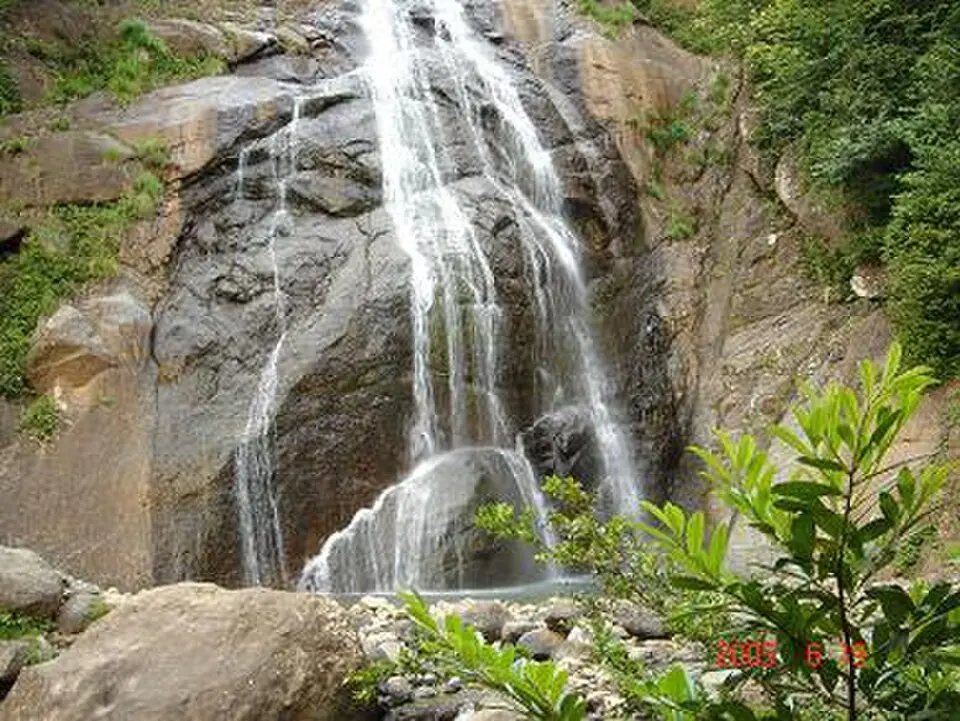 Ağaran Şelalesi