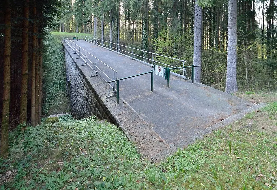 Obrázok: Herzi Pinki · CC BY-SA 4.0 5 Kanalbrücken (Oberndorf 2, 3, 6, Sonnleiten, Fellner), Einsteigturm 60