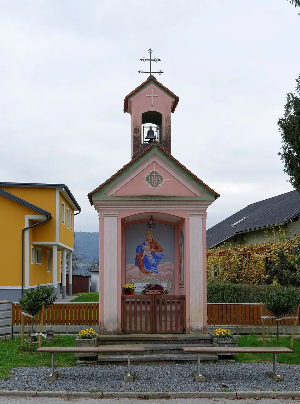Bild: Robert Heilinger · CC BY-SA 3.0 Flur-/Wegkapelle