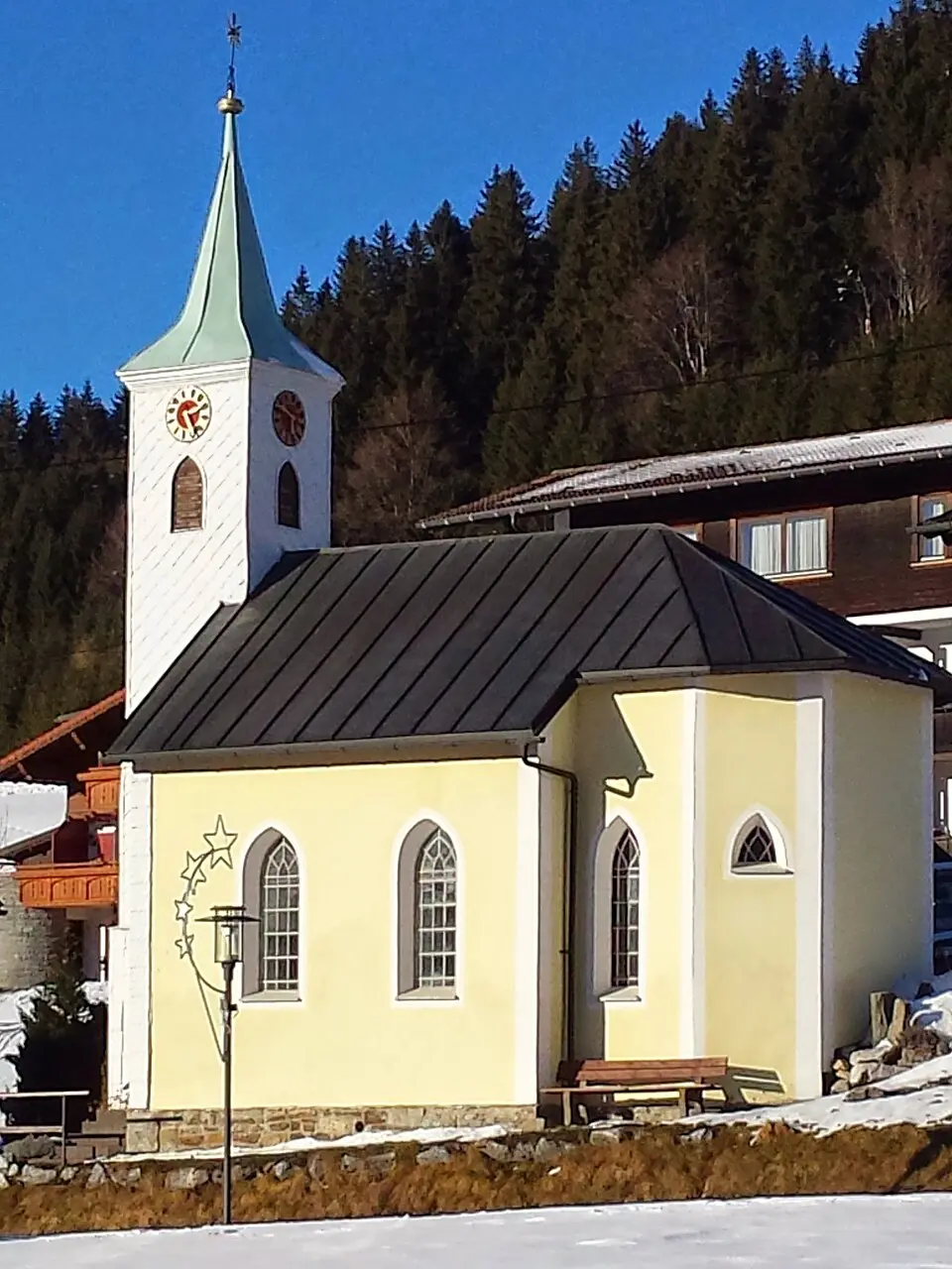 Bild: Andy Mendyk · CC BY-SA 3.0 Ortskapelle hll. Peter und Paul