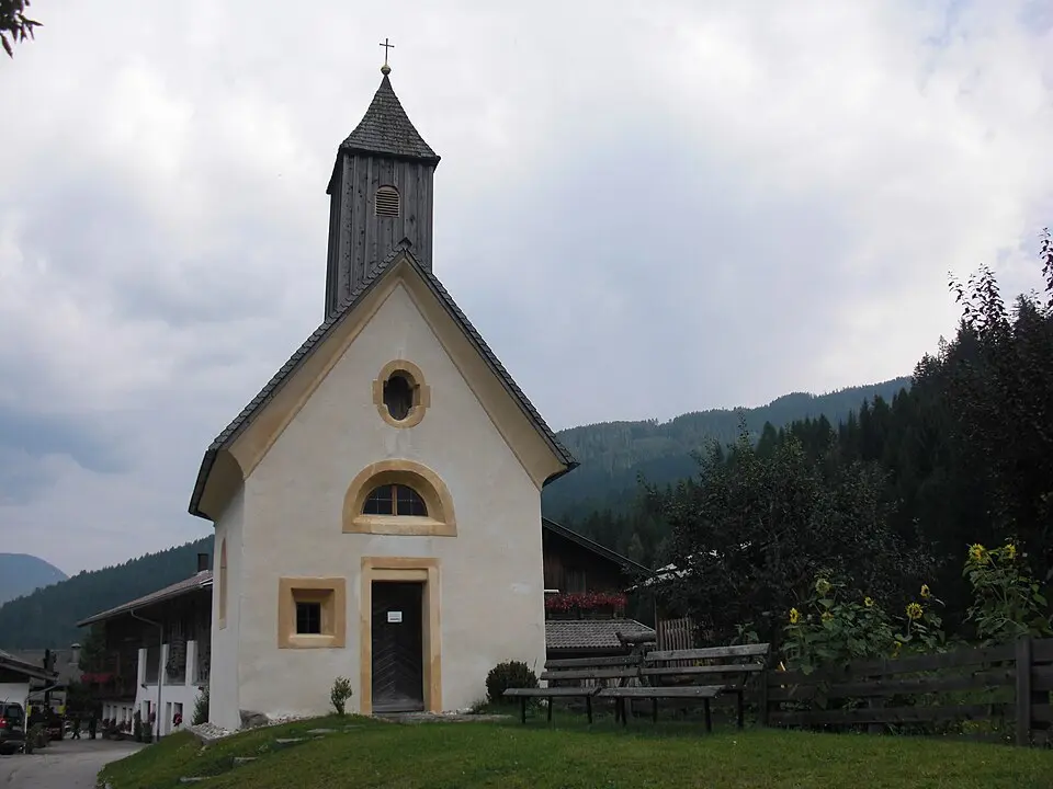 Image: Steinsplitter · CC BY-SA 3.0 AT Kapelle zur Hl. Familie