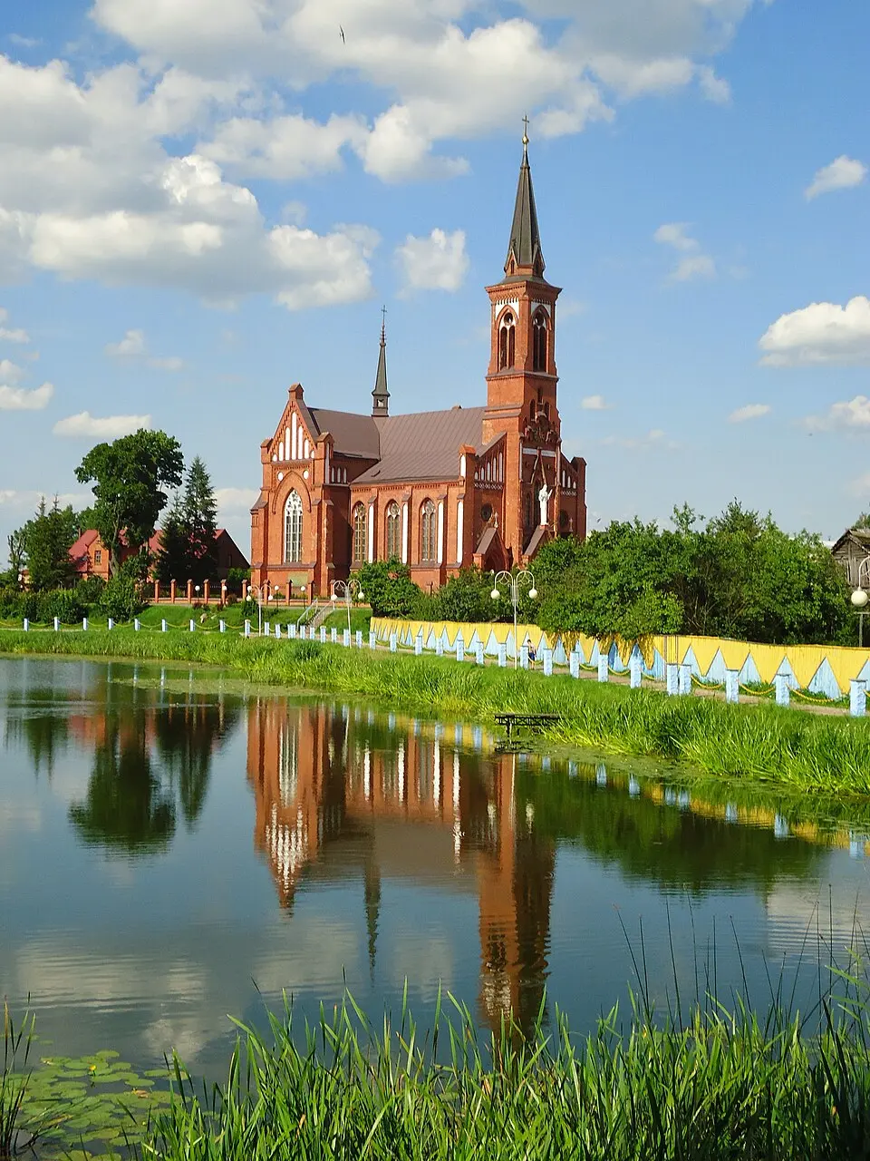 Касцёл Антонія Падуанскага, Паставы