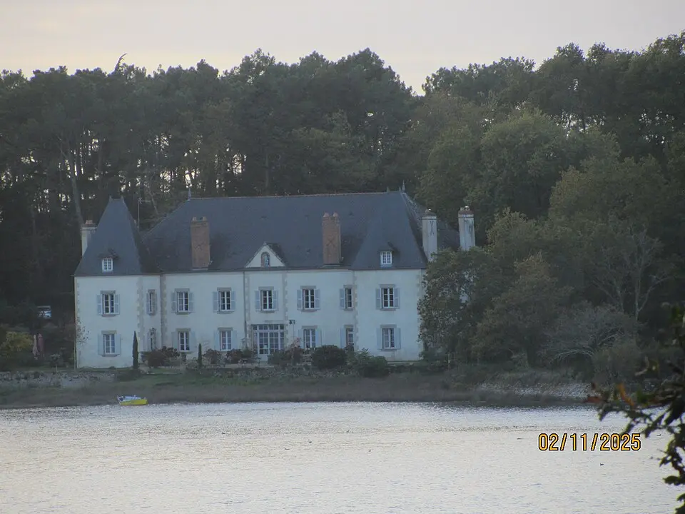 Obrázok: J gaffiot · CC0 château de Toulvern