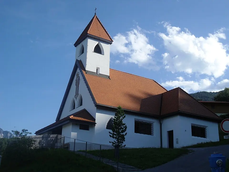 Obrázok: Alletto (talk) · CC BY-SA 3.0 AT Kath. Filialkirche Herz-Jesu