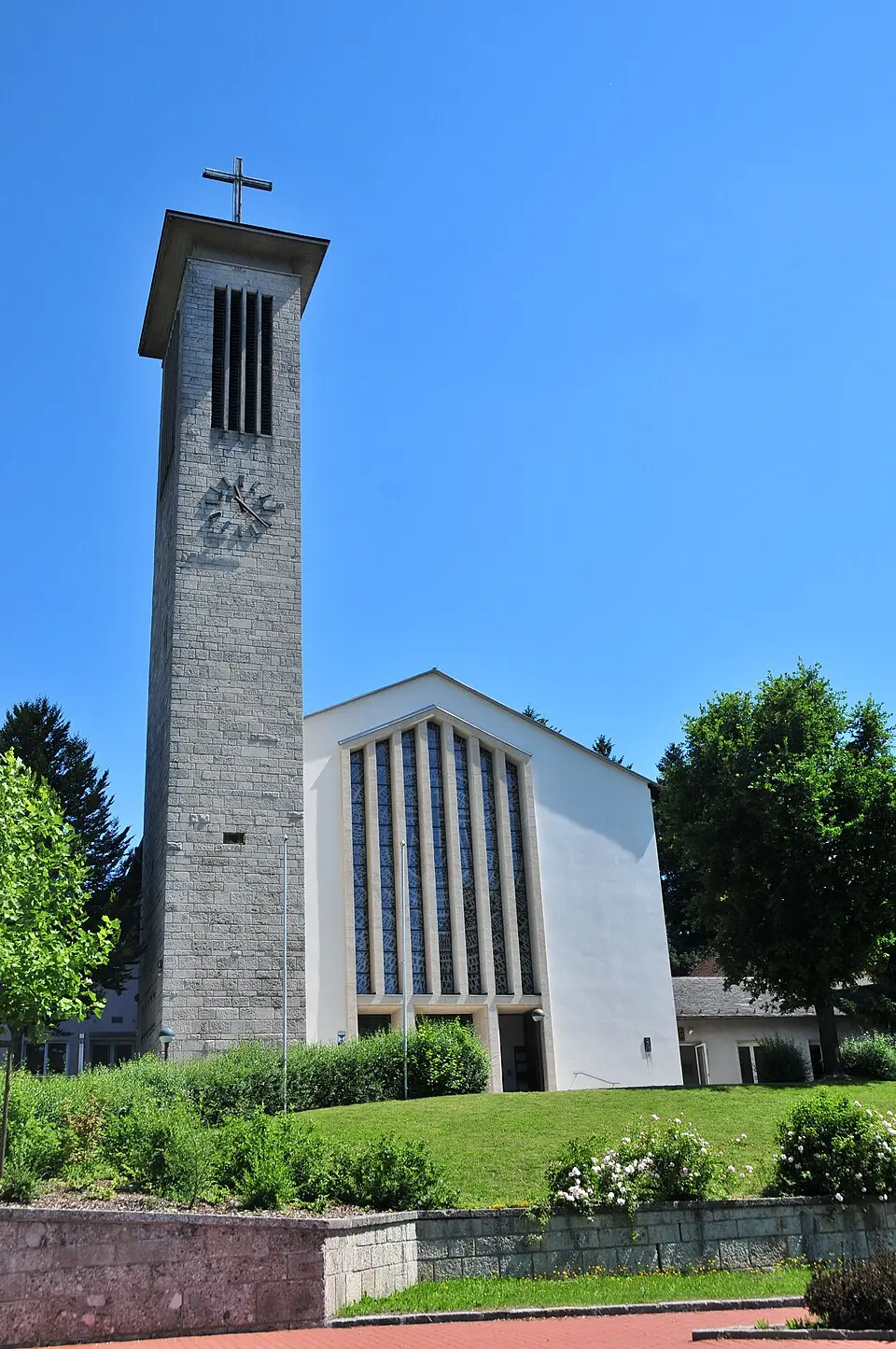 Image: FranzOvilava (talk) · CC BY-SA 3.0 AT Pfarrkirche Bad Schallerbach