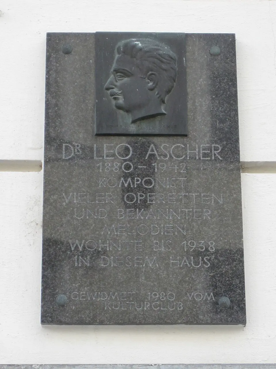 Gedenktafel für Leo Ascher (Wien, Kurzbauergasse 6)