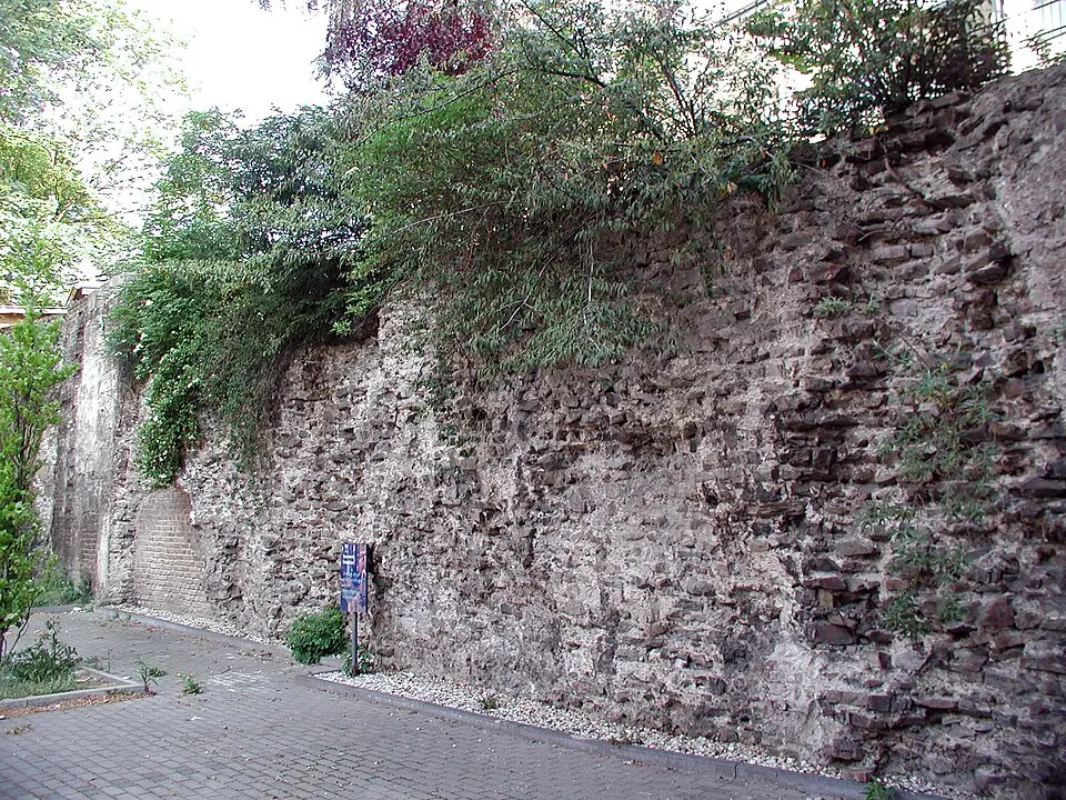 Römische Stadtmauer Mühlenbach